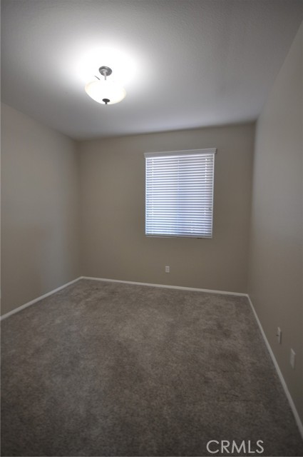 8945 Honeysuckle Avenue, Hesperia CA: https://media.crmls.org/medias/d78a0b88-78fa-44e8-bda4-74aafe98bbec.jpg