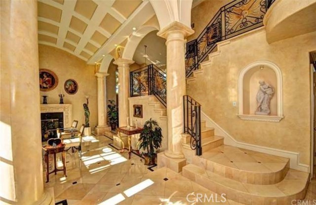 Detail Gallery Image 3 of 24 For 306 Edgemont Dr, Redlands,  CA 92373 - 4 Beds | 4/1 Baths