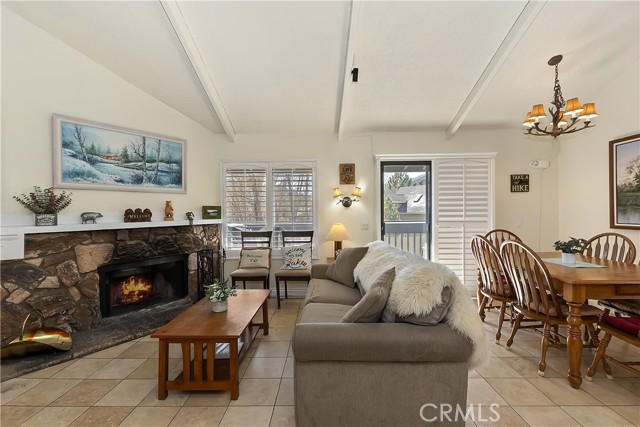 Detail Gallery Image 10 of 47 For 760 Blue Jay Rd #28,  Big Bear Lake,  CA 92315 - 2 Beds | 2 Baths