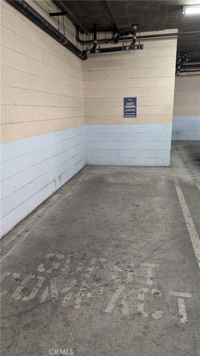 https://media.crmls.org/medias/d78af87f-d128-4eb7-ae7f-09f674235263.jpg?preset=X-Large