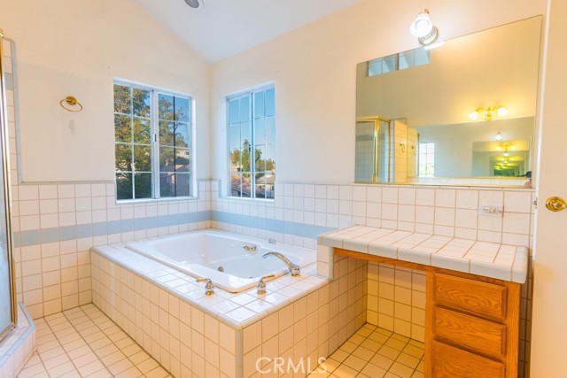 Detail Gallery Image 38 of 66 For 23132 Posada, Valencia,  CA 91354 - 5 Beds | 3 Baths