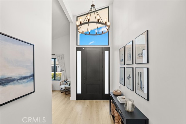 19582 Summer Breeze Lane, Huntington Beach CA: https://media.crmls.org/medias/d78bee34-deb3-4e43-b48b-4791a9ed89ea.jpg