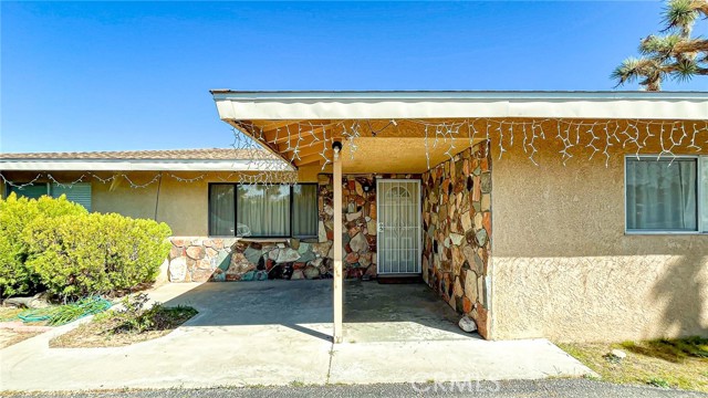 Detail Gallery Image 2 of 31 For 7411 Joshua Ln, Yucca Valley,  CA 92284 - 6 Beds | 2 Baths