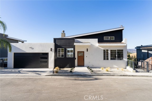 Detail Gallery Image 1 of 25 For 2401 Yorkshire Dr, Los Angeles,  CA 90065 - 3 Beds | 2/1 Baths