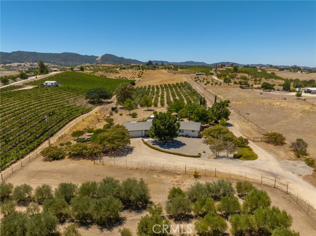 Detail Gallery Image 1 of 1 For 5885 Mustard Creek Rd, Paso Robles,  CA 93446 - 4 Beds | 2 Baths