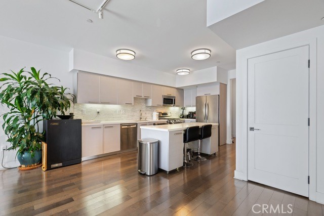 Detail Gallery Image 9 of 22 For 1817 Prosser Ave #503,  Los Angeles,  CA 90025 - 2 Beds | 2 Baths