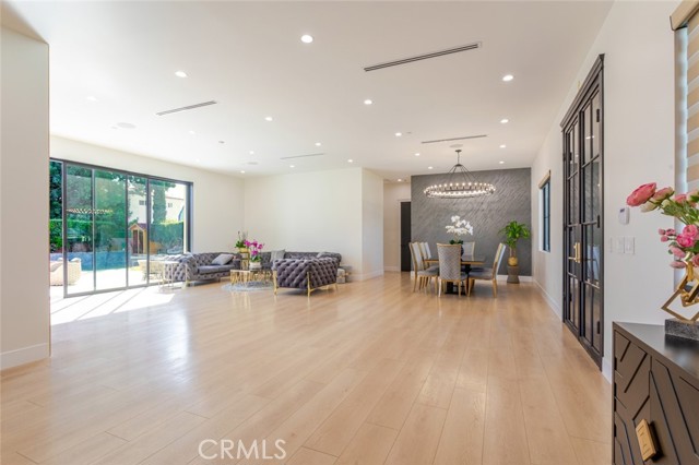 Detail Gallery Image 23 of 70 For 7714 Lasaine Ave, Northridge,  CA 91325 - 3 Beds | 4 Baths