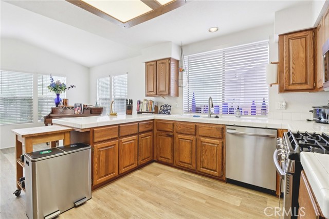 Detail Gallery Image 9 of 42 For 1043 Kite, Vista,  CA 92081 - 3 Beds | 2 Baths