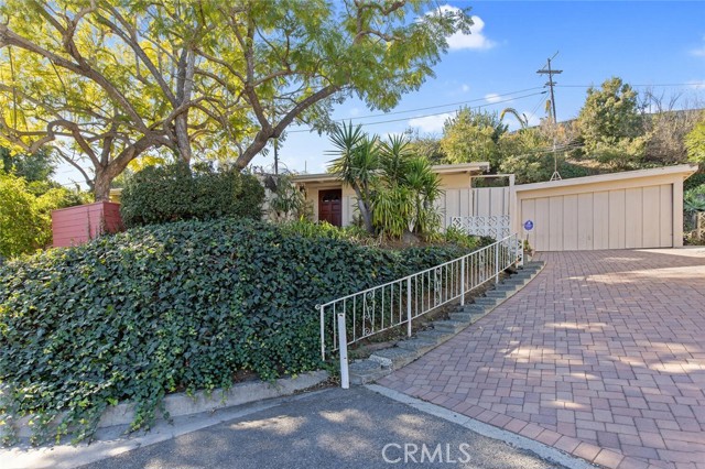 2869 Anchor Avenue, Los Angeles CA: https://media.crmls.org/medias/d78f8a16-c2d8-4195-9fe1-dea567623dbe.jpg