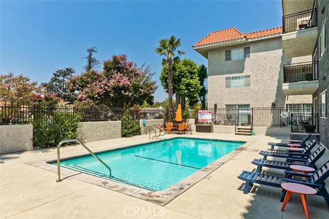 Detail Gallery Image 19 of 22 For 4140 Warner #205,  Burbank,  CA 91505 - 1 Beds | 1 Baths