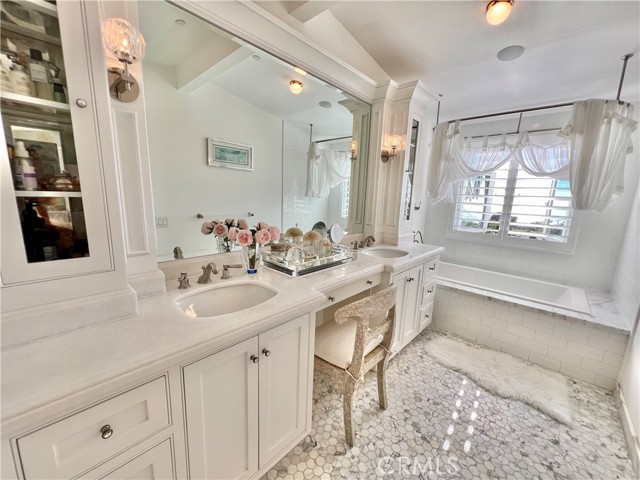 Detail Gallery Image 16 of 21 For 31502 Shrewsbury Dr, Laguna Beach,  CA 92651 - 2 Beds | 2/1 Baths