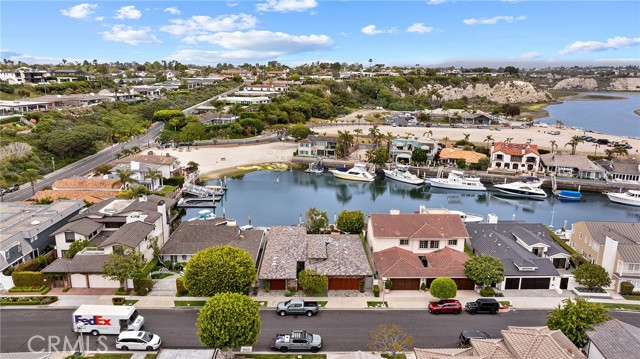 412 Evening Star Lane, Newport Beach CA: https://media.crmls.org/medias/d7908e6d-ee47-4bd1-a6f1-331cf8a0cd02.jpg