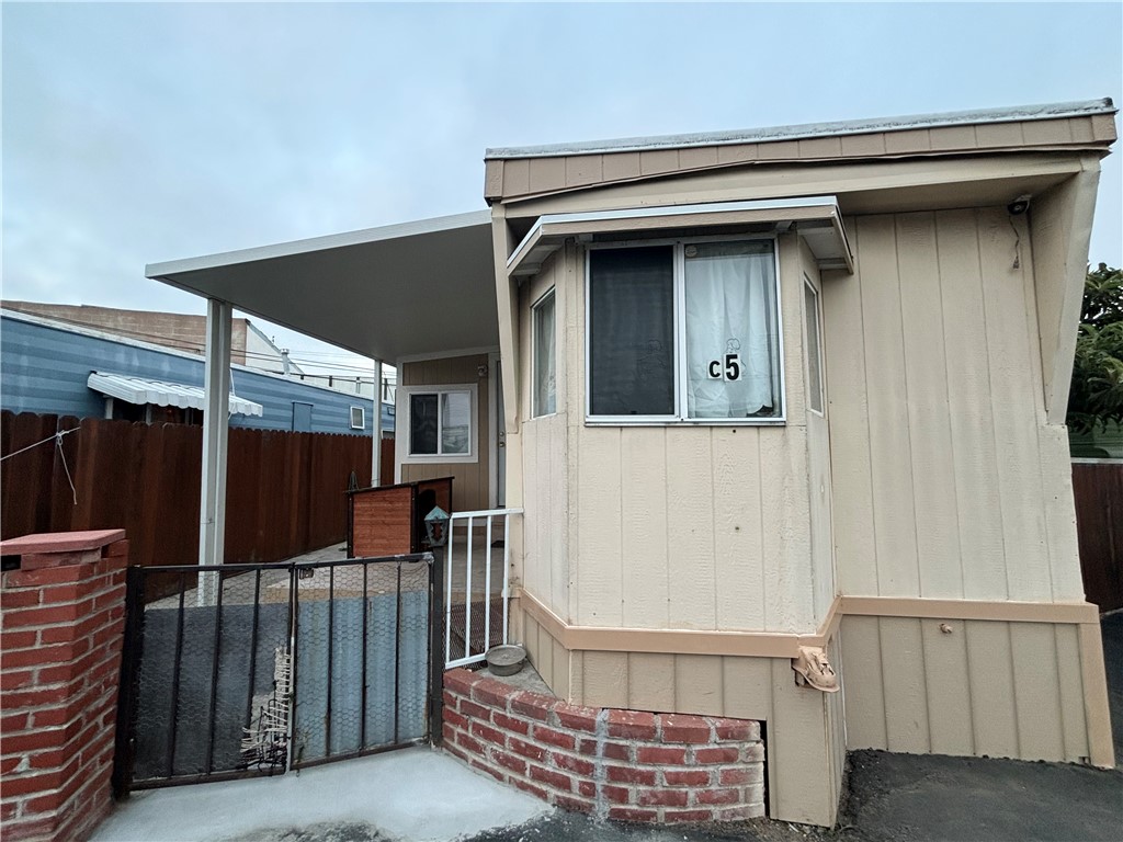 Detail Gallery Image 1 of 1 For 1424 W 135th St #C5,  Gardena,  CA 90249 - 2 Beds | 1 Baths