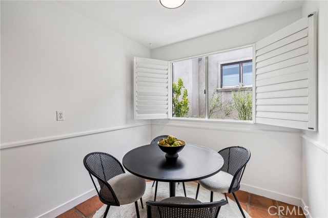 Detail Gallery Image 4 of 21 For 947 16th St #5,  Santa Monica,  CA 90403 - 2 Beds | 2 Baths