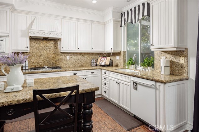 Detail Gallery Image 9 of 29 For 20935 Cabrillo Ln #48,  Huntington Beach,  CA 92646 - 4 Beds | 2/1 Baths