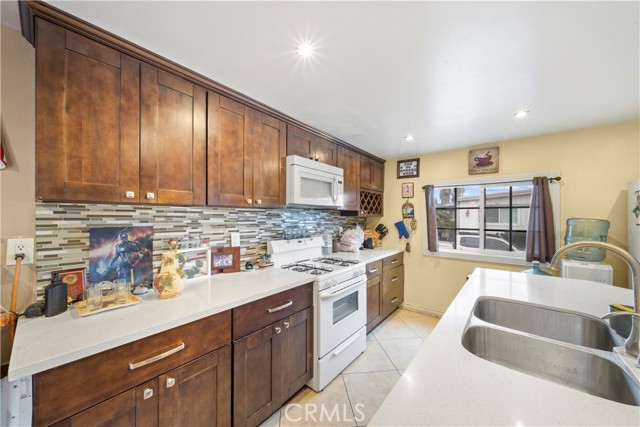 17333 Valley Boulevard, Fontana CA: https://media.crmls.org/medias/d7931386-50a7-465d-ba2a-d8de30f8372b.jpg
