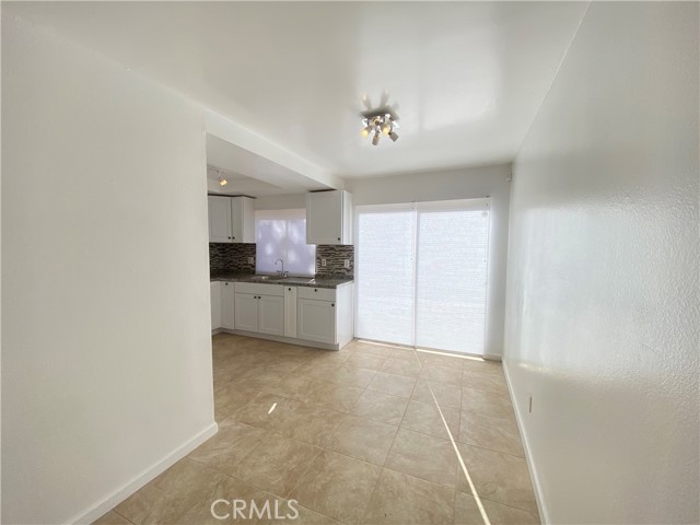 Detail Gallery Image 4 of 15 For 12196 Carnation Ln #B,  Moreno Valley,  CA 92557 - 2 Beds | 1/1 Baths
