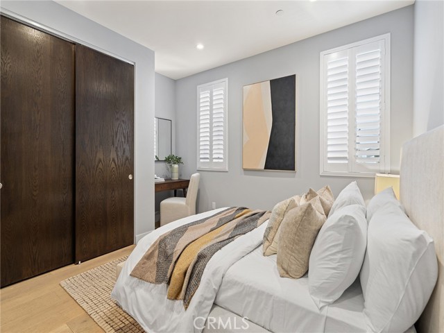Detail Gallery Image 19 of 29 For 320 35th Street, Manhattan Beach,  CA 90266 - 4 Beds | 4/1 Baths