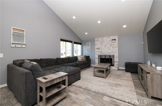 Detail Gallery Image 4 of 21 For 6667 King St, Chino,  CA 91710 - 4 Beds | 2 Baths
