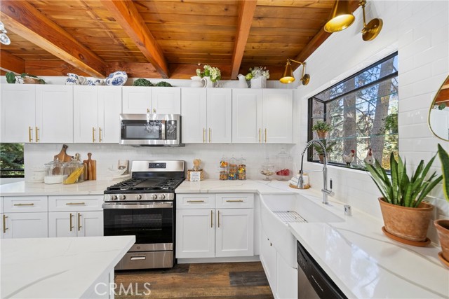 Gourmet Kitchen Stainless Steel Appliance Suite