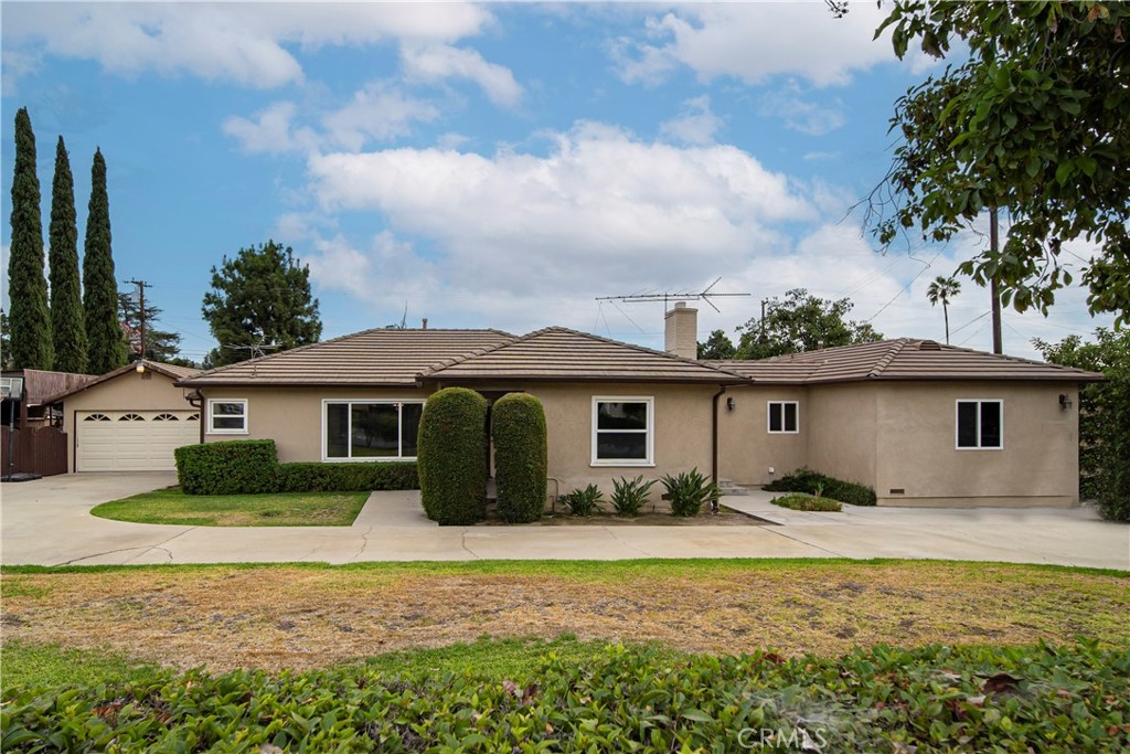 606 E Carroll Avenue, Glendora, CA 91741