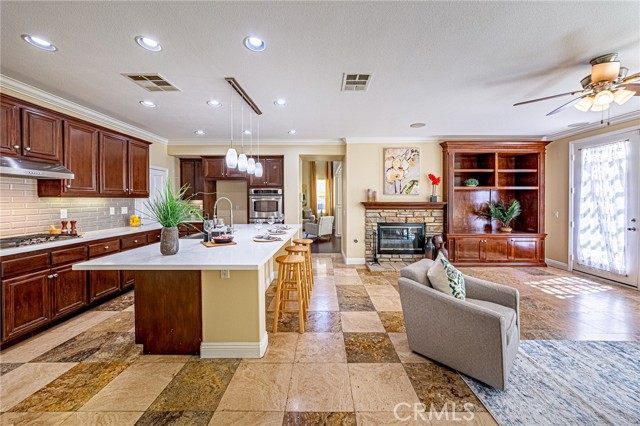 Detail Gallery Image 12 of 62 For 17730 Wren Dr, Canyon Country,  CA 91387 - 5 Beds | 3 Baths