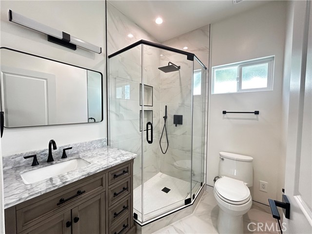 Detail Gallery Image 17 of 21 For 1016 N Ontario #1018,  Burbank,  CA 91505 - 2 Beds | 2 Baths