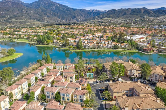 1 Montana Del Lago Drive, Rancho Santa Margarita CA: https://media.crmls.org/medias/d79575c0-9368-4b98-873d-1afdebaf1d8d.jpg