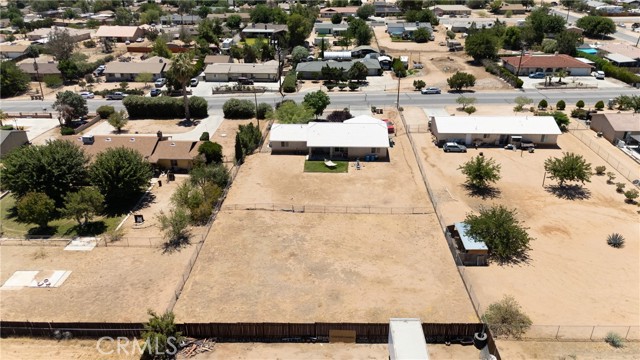16662 Joshua Street, Hesperia CA: https://media.crmls.org/medias/d795a5ac-cc7c-42c6-9765-90c4fbe86244.jpg
