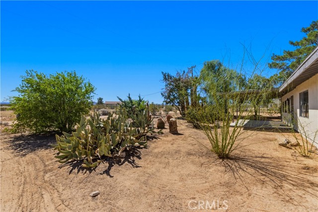 Detail Gallery Image 6 of 61 For 60812 Adele Rd, Landers,  CA 92285 - 3 Beds | 1 Baths