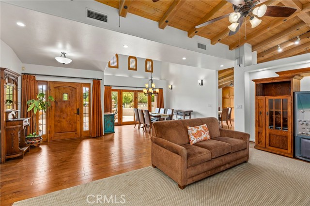 43991 John Warner Road, Temecula CA: https://media.crmls.org/medias/d795d678-989b-4acb-8852-5691c27768b3.jpg
