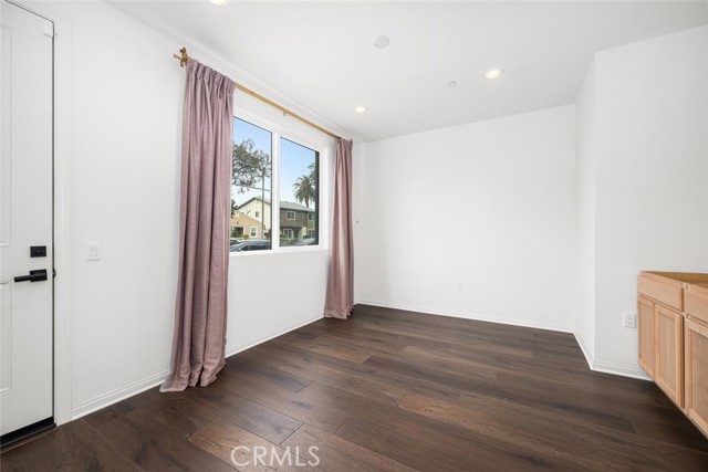 Detail Gallery Image 10 of 63 For 5860 Linden #8,  Long Beach,  CA 90805 - 3 Beds | 2/1 Baths