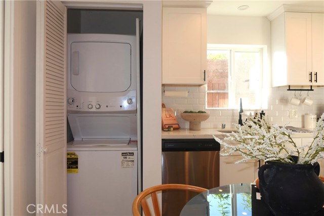 Detail Gallery Image 8 of 30 For 6602 De Celis Pl, Van Nuys,  CA 91406 - 1 Beds | 1 Baths