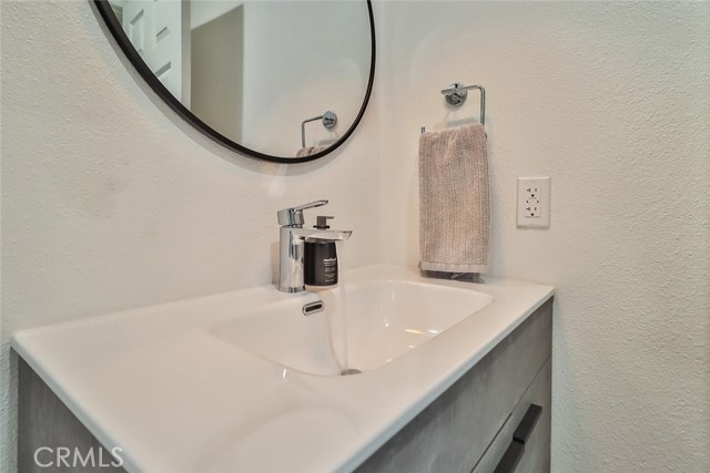 2505 Peachwood Place, Westlake Village CA: https://media.crmls.org/medias/d79605c2-80d3-4361-9bf5-83e69f02061c.jpg