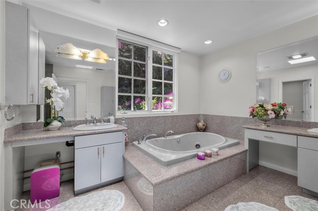 924 Via Mirada, Palos Verdes Estates CA: https://media.crmls.org/medias/d796aa5f-280a-46a1-836e-8b7f619ab50c.jpg