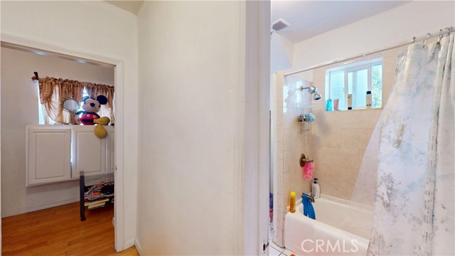 1155 E 58th Drive, Los Angeles CA: https://media.crmls.org/medias/d7970c18-7405-47be-b235-01cfa4beb6fb.jpg