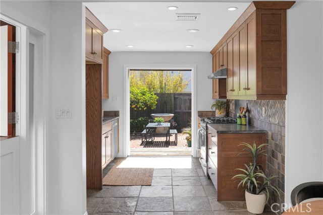 Detail Gallery Image 10 of 37 For 5792 Campo Walk, Long Beach,  CA 90803 - 2 Beds | 1 Baths