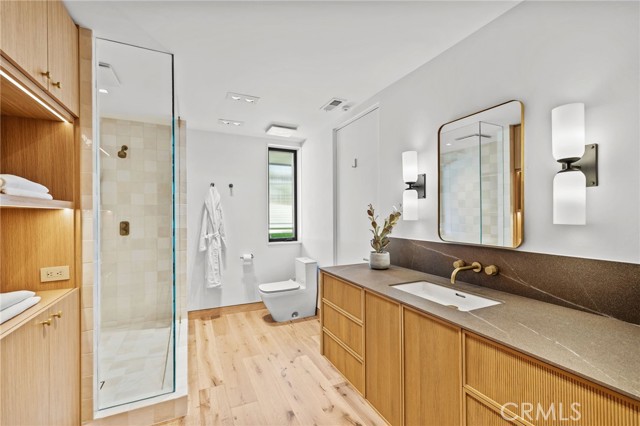 1075 Granville Drive, Newport Beach CA: https://media.crmls.org/medias/d79a1a47-d3f0-47f3-a840-198f492a5151.jpg