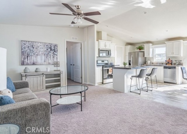 Detail Gallery Image 6 of 13 For 250 San Carlos, Hemet,  CA 92543 - 3 Beds | 2 Baths