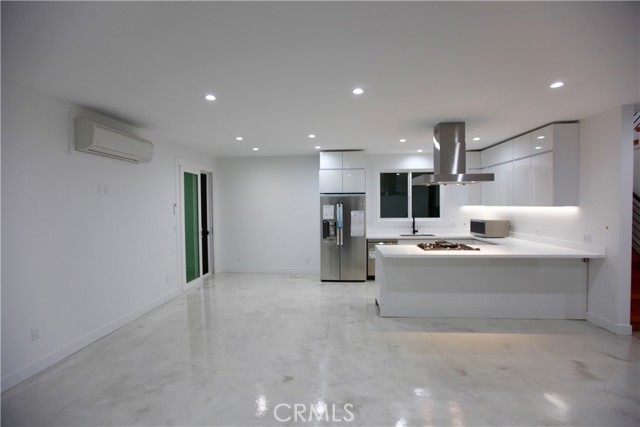 1220 Thorn W, San Diego CA: https://media.crmls.org/medias/d79cfdd7-f071-40fd-bf8d-f1d08381feb8.jpg