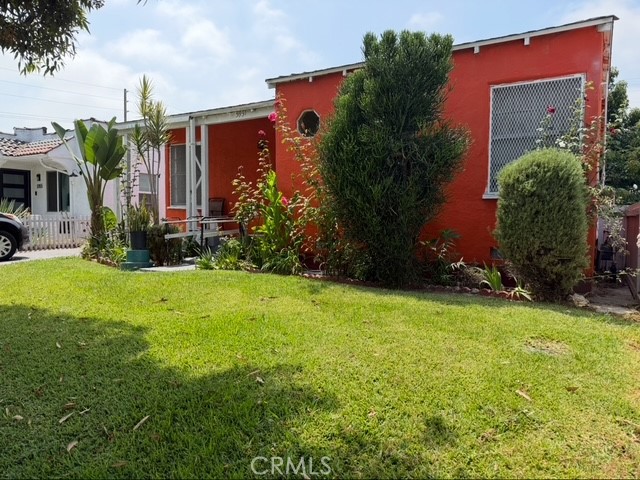 Detail Gallery Image 2 of 14 For 5951 S Van Ness Ave, Los Angeles,  CA 90047 - 2 Beds | 1 Baths