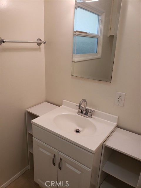 Detail Gallery Image 17 of 38 For 3630 E 2nd St #1,  Long Beach,  CA 90803 - 2 Beds | 1 Baths