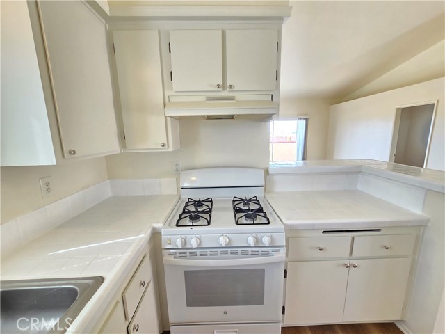 Detail Gallery Image 3 of 16 For 21411 Hacienda Bld #C,  California City,  CA 93505 - 2 Beds | 2 Baths