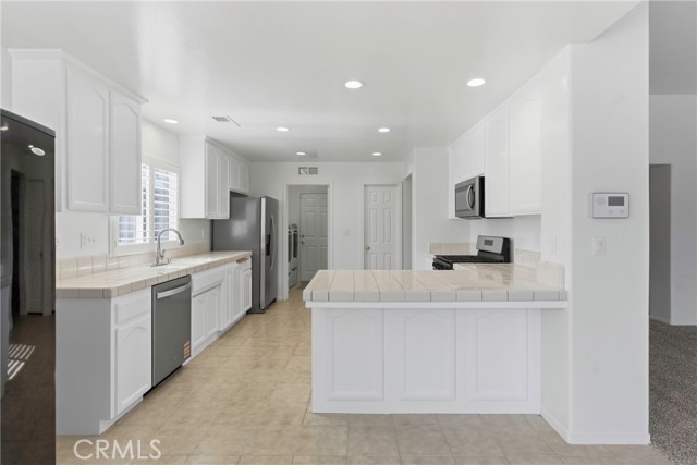 Detail Gallery Image 12 of 32 For 2306 Viso Way, Bakersfield,  CA 93313 - 3 Beds | 2 Baths