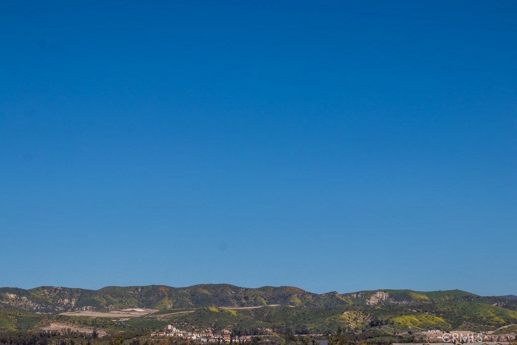 https://media.crmls.org/medias/d7a114aa-df06-45d3-a1d5-a49849025ec3.jpg?preset=X-Large
