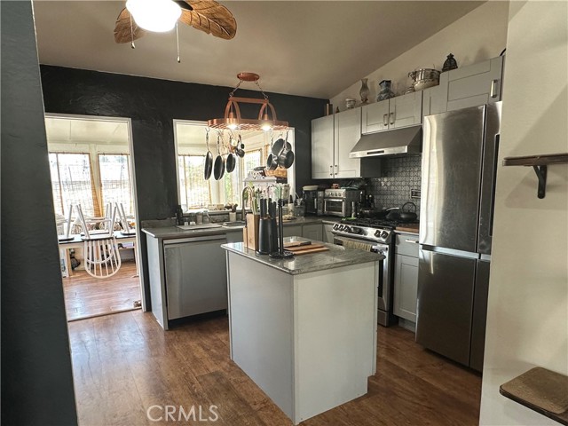 Detail Gallery Image 2 of 6 For 14634 Stanford St., Moorpark,  CA 93021 - 3 Beds | 1/1 Baths