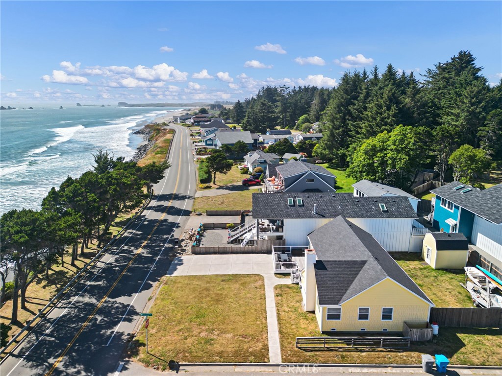 https://media.crmls.org/medias/d7a260b3-faf3-472e-b03f-6cb143667bb1.jpg?preset=X-Large