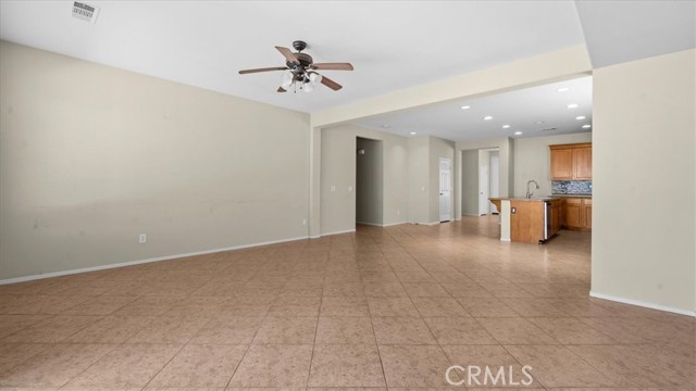 Detail Gallery Image 6 of 22 For 11768 Tiffany, Victorville,  CA 92392 - 3 Beds | 2 Baths