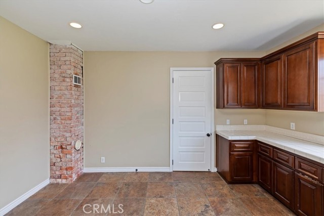 1350 E Chase Drive, Corona CA: https://media.crmls.org/medias/d7a3645c-f36d-4c16-916f-7c90eb7ba135.jpg