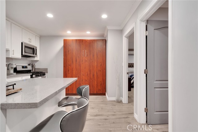 5340 S Harcourt Avenue, Los Angeles CA: https://media.crmls.org/medias/d7a3b152-1ecc-499d-847c-387d7640c484.jpg